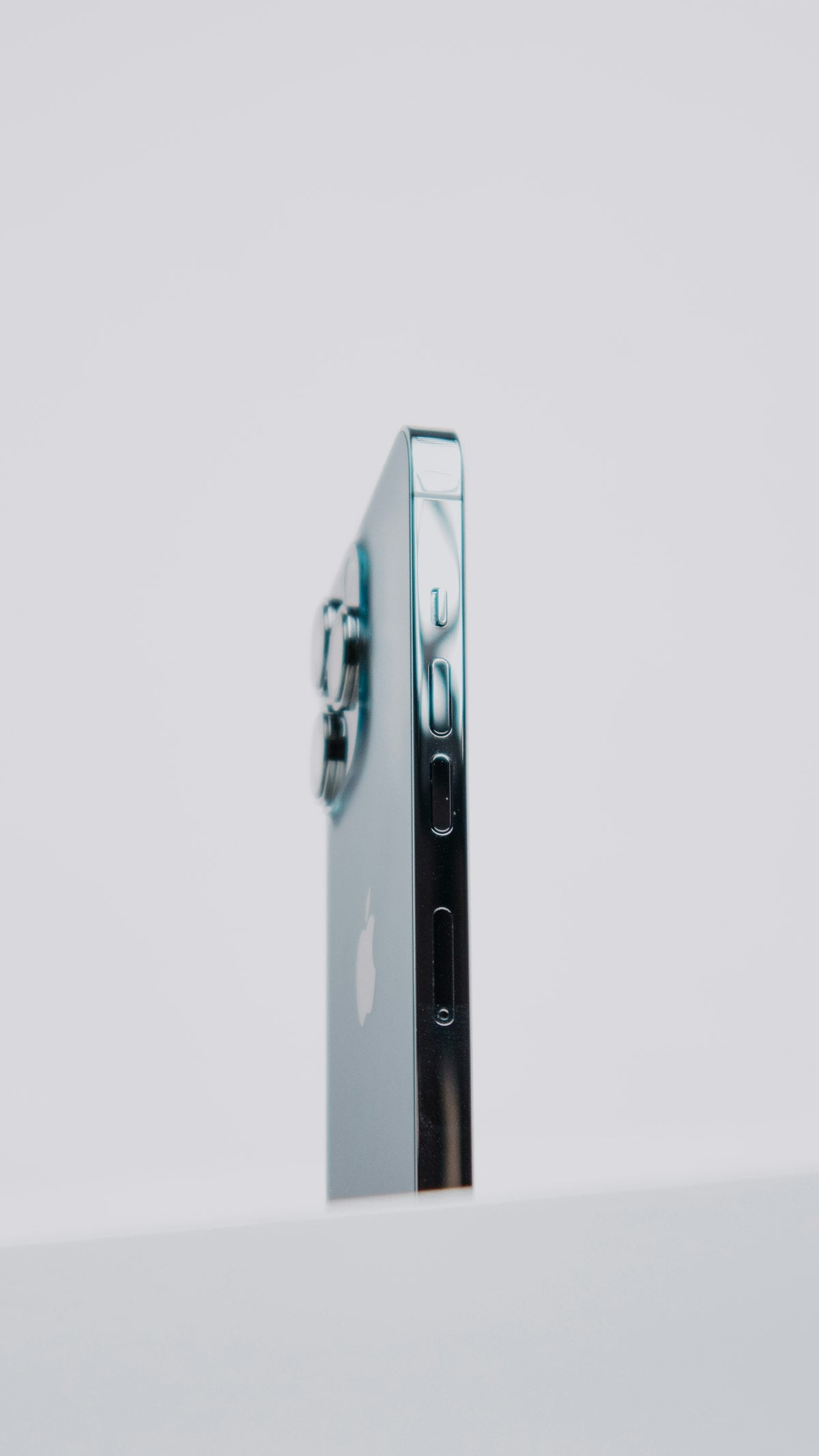 iPhone 12 refurbished - generic product photo